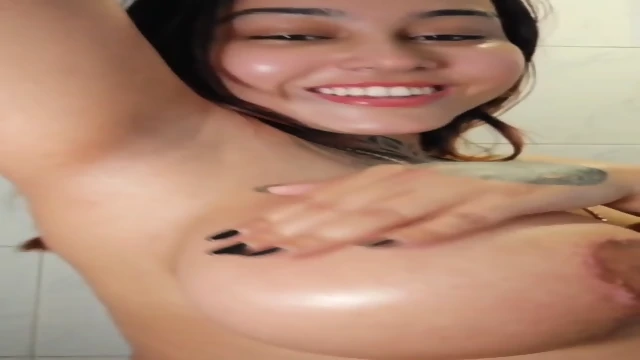 Pornstar Shinjini Chakraborty Showing Armpit