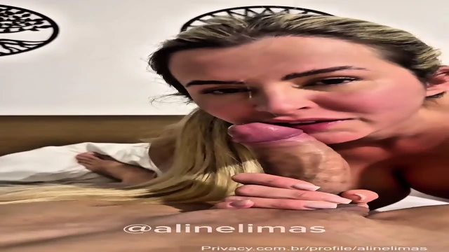 Loira Milf Mamando E Pedindo AtÃ© Levar Leite Na Boca