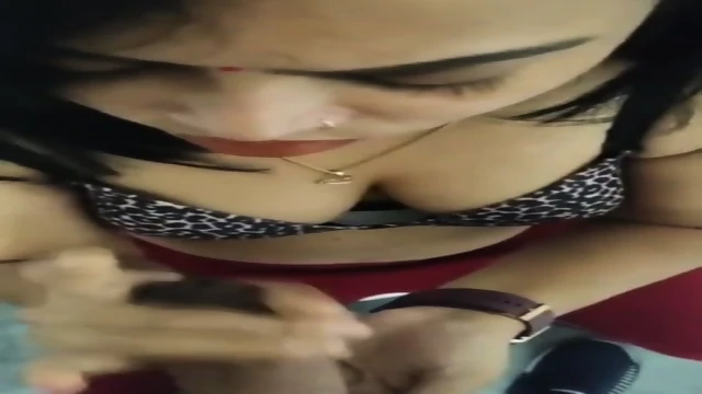 Desi ⁣Office Horny Bhabhi Affair Blowjob Hard Fucking In OYO Hotel