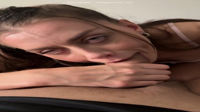 Selena Love Sucks Her Tinder's Date Cock