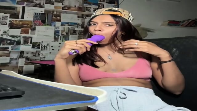 girl on twich blowjob