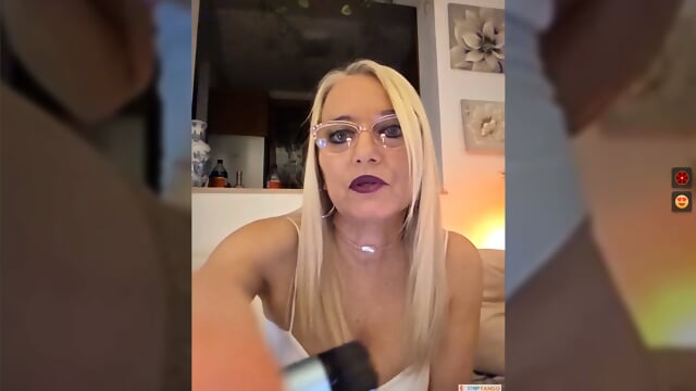 Mature flirt moment Schoolgirl ageplay roleplay fantasies! See her now start a live chat she is just a tap away! Live solo she masturbates now, Works on any device.