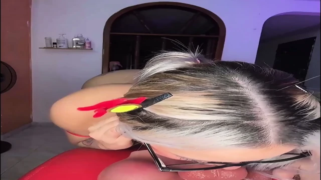 May Aceros Loira Cavala Muito Gostosa