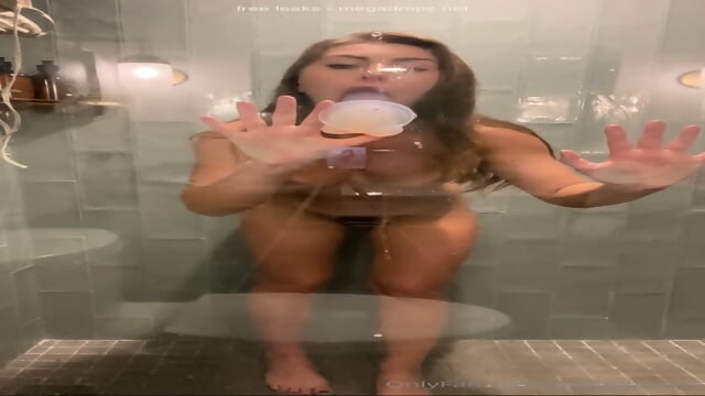 Paige Owens Makes Her Pussy Squirt In The Shower