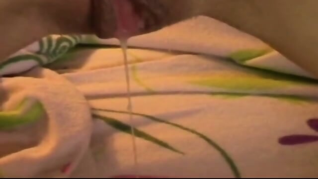 Intensiver Orgasmus und Squirting eines deutschen Amateurpaares