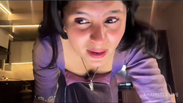 Stripchat model boobs show