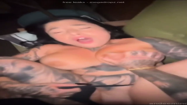 Andeemind Gets Her Pussy Fucked