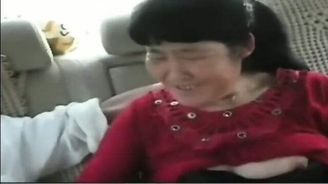 Old Chinese Man Has Sex With an Asian Granny