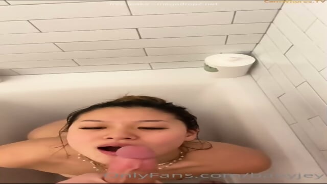Jezzi.Xo Blowjob In The Shower With Cum On Face