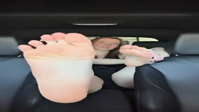 Backseat feet