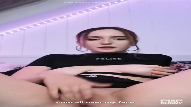 Joyliii’s German Dirty Talk While Masturbating