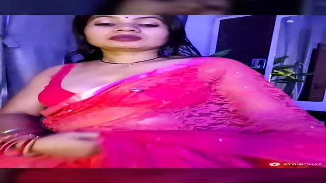 Monica date nude in public