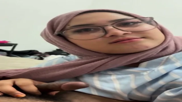 Cantik hisap