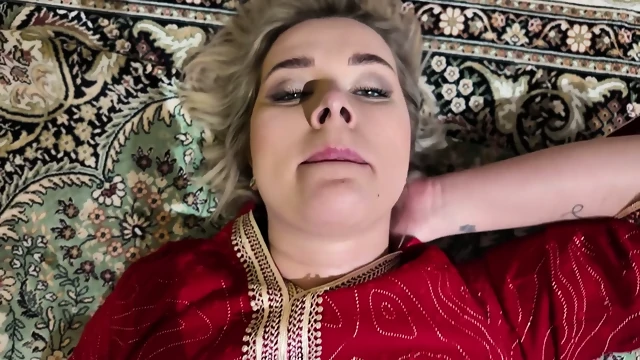 A Turkish housewife's passionate, in-home sexual encounter with a mature woman.