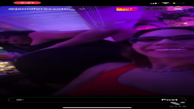 Blah; Her google drive folder link, 177 videos => https://rentry.co/rqzkevgp