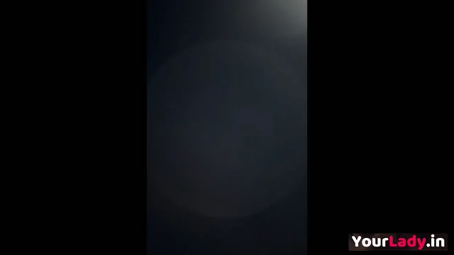 viral Indian beauty girl mms in car