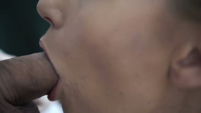 Sinnlicher ASMR-Blowjob – von einer deutschen Amateurin trocken gelutscht
