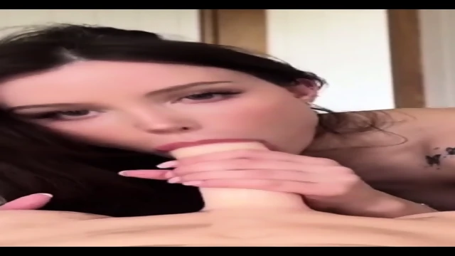 Dainty Dildo Fuck Very Sexy Squirt In Bed