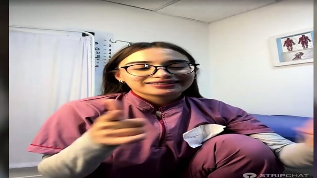 pequeÃ±a doctoraSweetMilaa1 muetsra sus atributoos