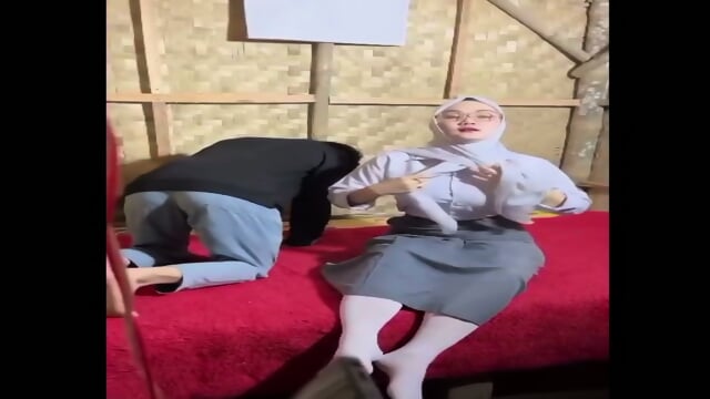 Bokep Indo Hijab Tobrut Di Gilir Lagi Mabuk