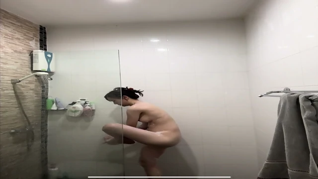 Innocent Girl Show Her Bf During Bath