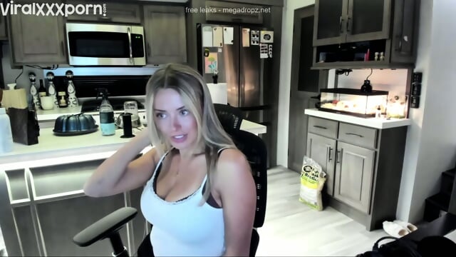 Corinna Kopf Shows Ass and Nude Boobs Tease Live Stream Video
