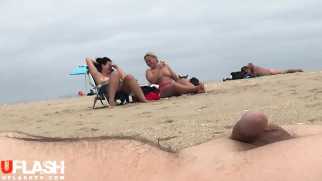 Beach dickflash #17 with cumshot and mlifs Reaction