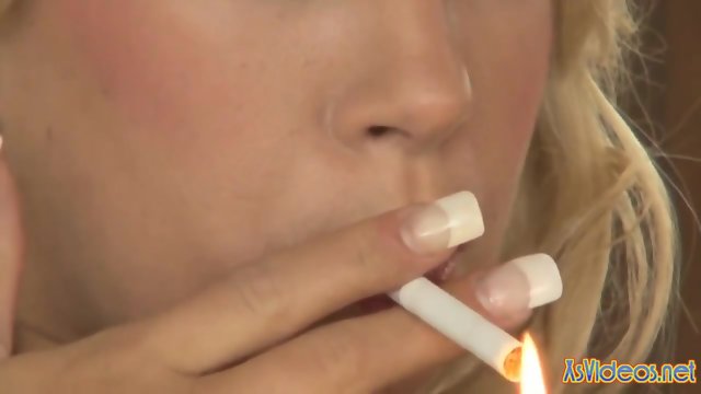 Hot lady satisfies herself