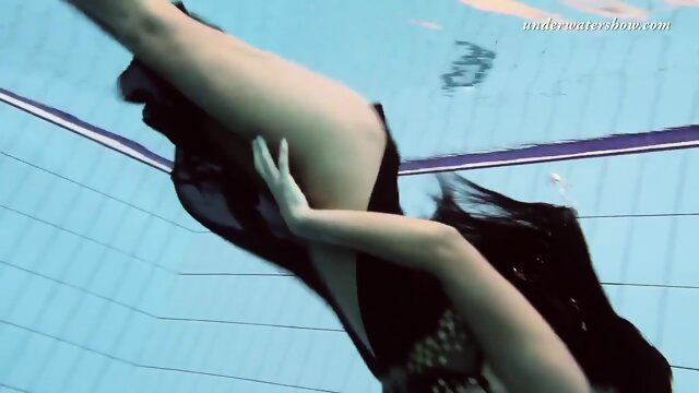 Zhanetta super sexy underwater slut