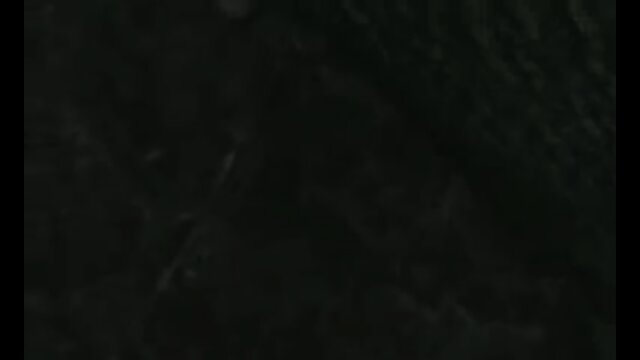 Ho trovato questa ragazza su questo sito e sono arrivata al sesso duro