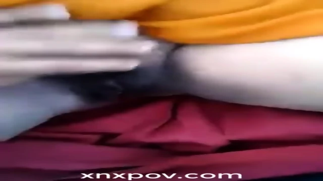 Desi couple caught fucking outdoor