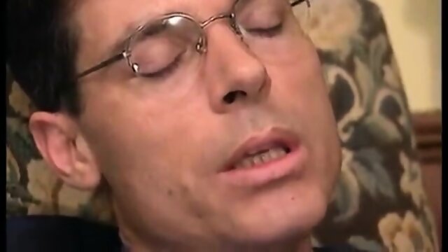 SchÃ¼lerin wird von der Haupt anal gefickt