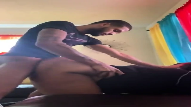 Tinder Date Milf catfished me. Still fucked during Coronavirus Quarantine.