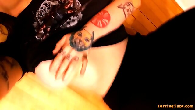 CUTE CHICK PLAYS WITH HER NIPPLE AND FARTS