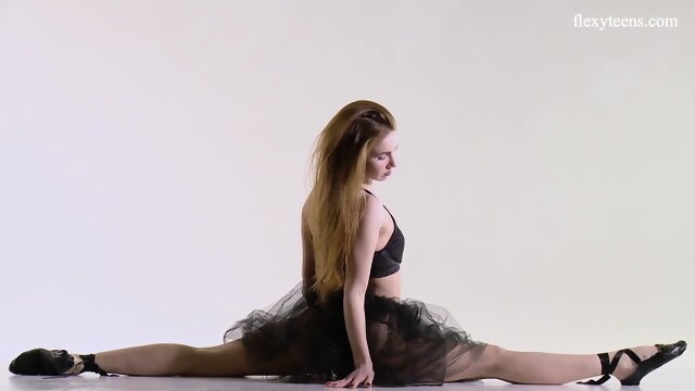 Svetik Samozvetik super hot gymnastics