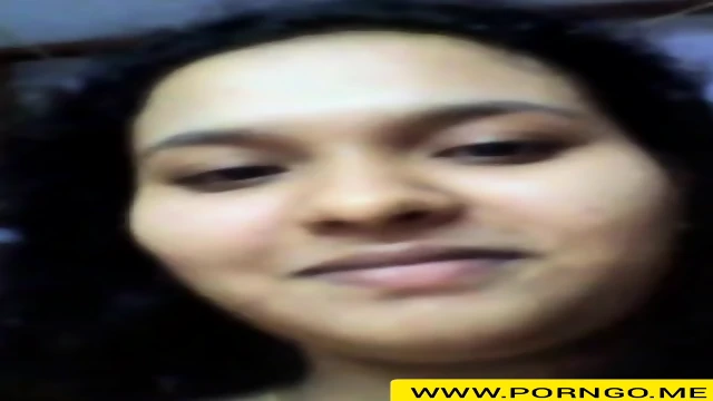 DESI BHABHI SHOWED HER BODY TO BF