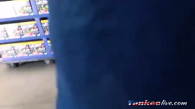 Quick fuck and squirt at Walmart