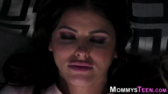 Milfs and teen in lesbian threeway