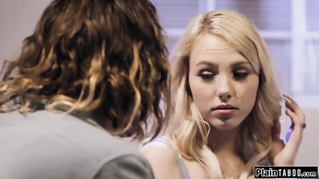 19yo teen virgin is pussy licked and is fucked by guitarist