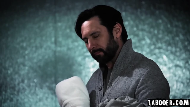 SLUTY Victoria Voxxx acting like she is the WIFE