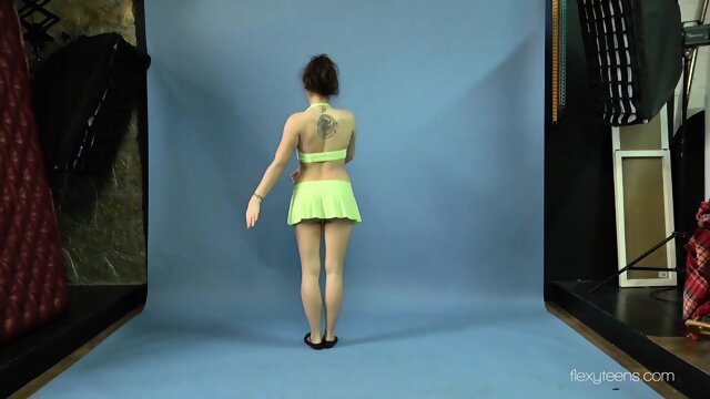 Mila Gimnasterka spreading her sexy legs on the floor