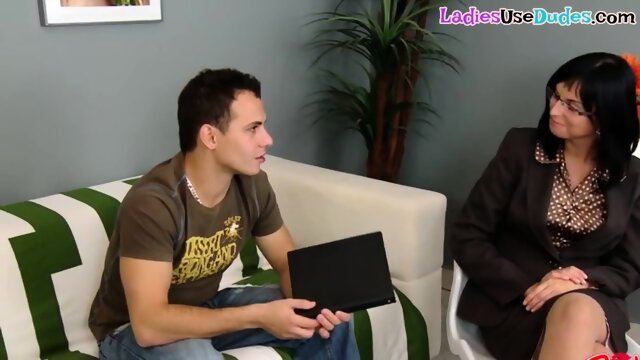 Mean CFNM dommes pegging sub for money loan