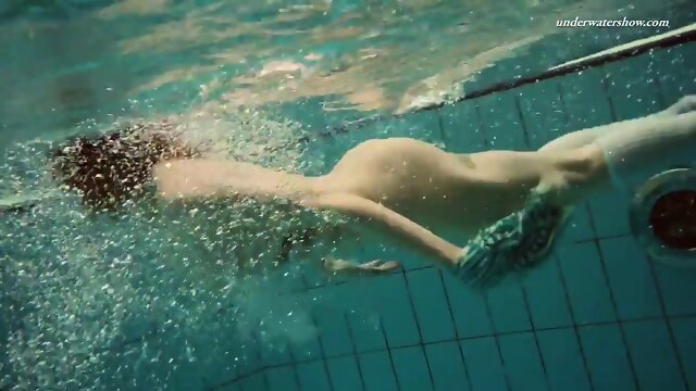 Biggest floating tits of Dashka underwater