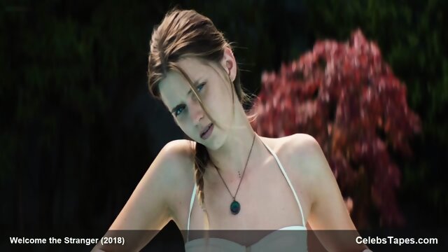 Abbey Lee Kershaw and Riley Keough hot nude sex