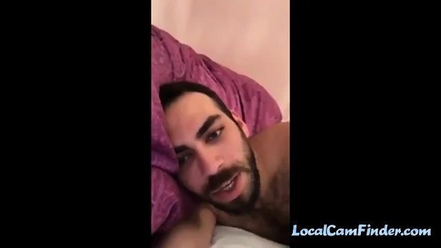 Turkish guy fingering his girl