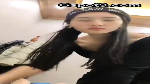 Thaisex oral blowjop in room