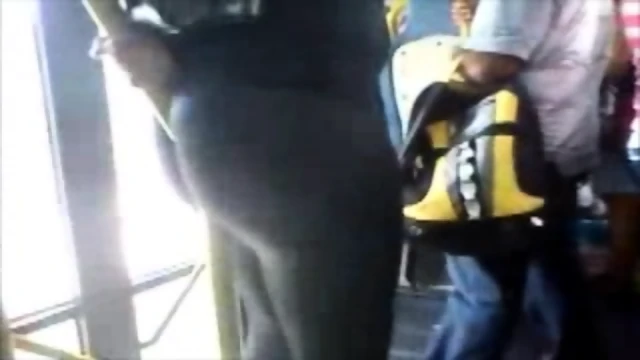 She Likes Touching Her Butt In The Iron Of The Bus (30-07-2.013)