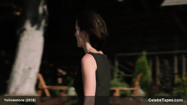 Kelly Reilly totally nude