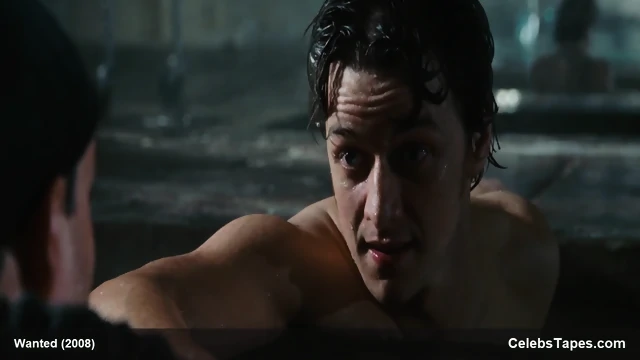 Angelina Jolie flaunts her bare smooth ass