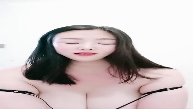 big tits Busty Tank Royal Sister,